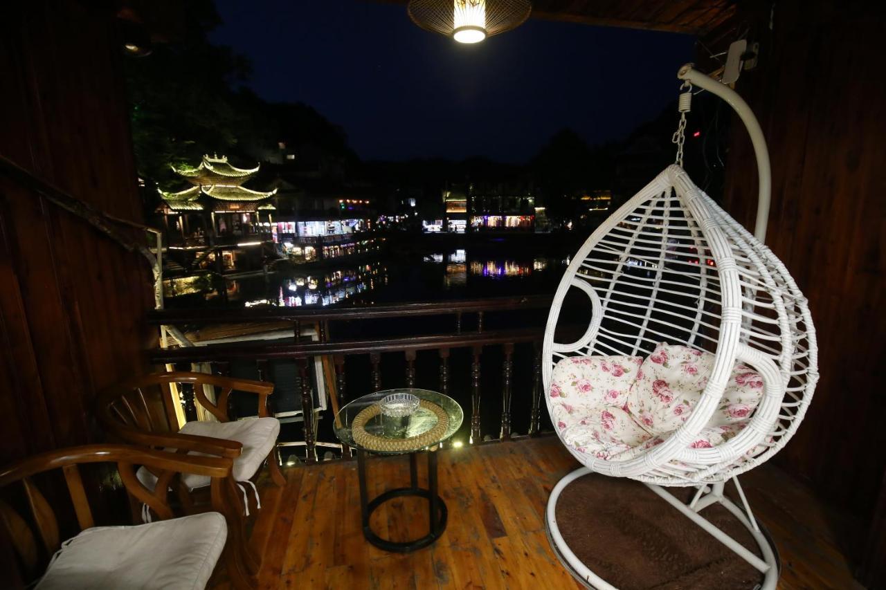 פנגואנג Lqj Riverside Guest House מראה חיצוני תמונה