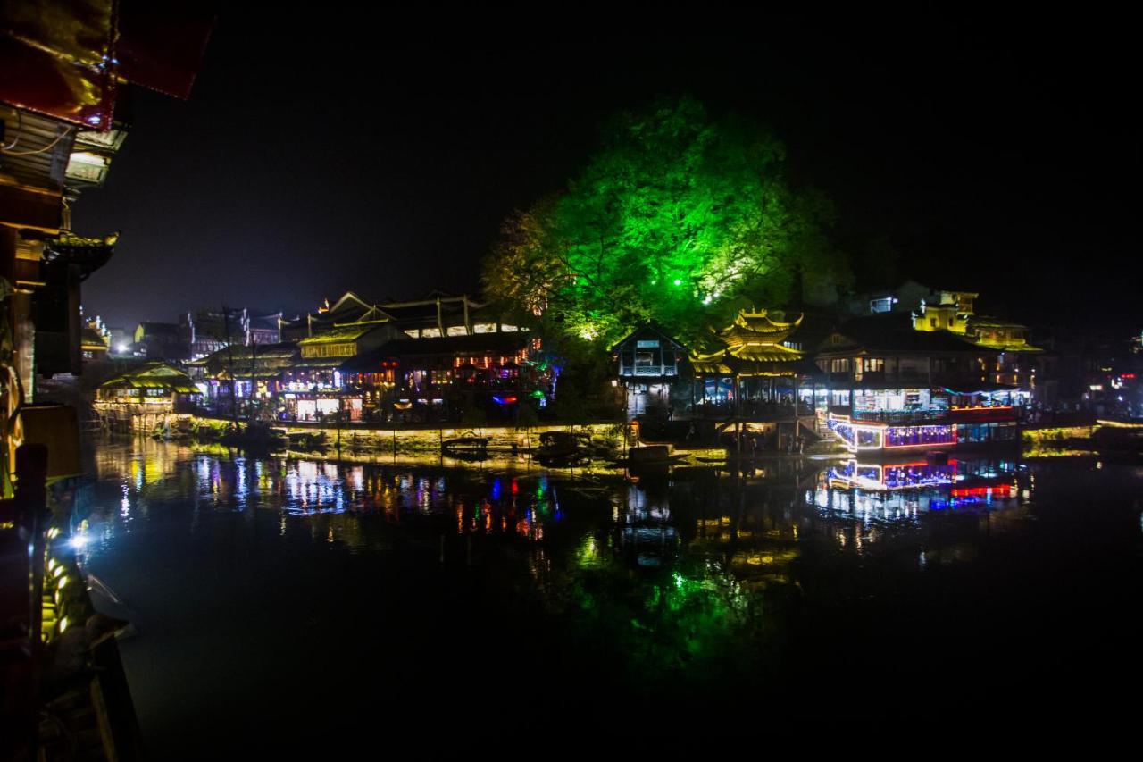 פנגואנג Lqj Riverside Guest House מראה חיצוני תמונה