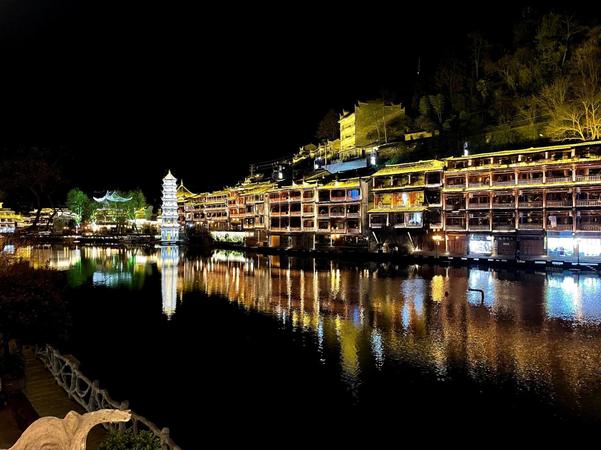 פנגואנג Lqj Riverside Guest House מראה חיצוני תמונה