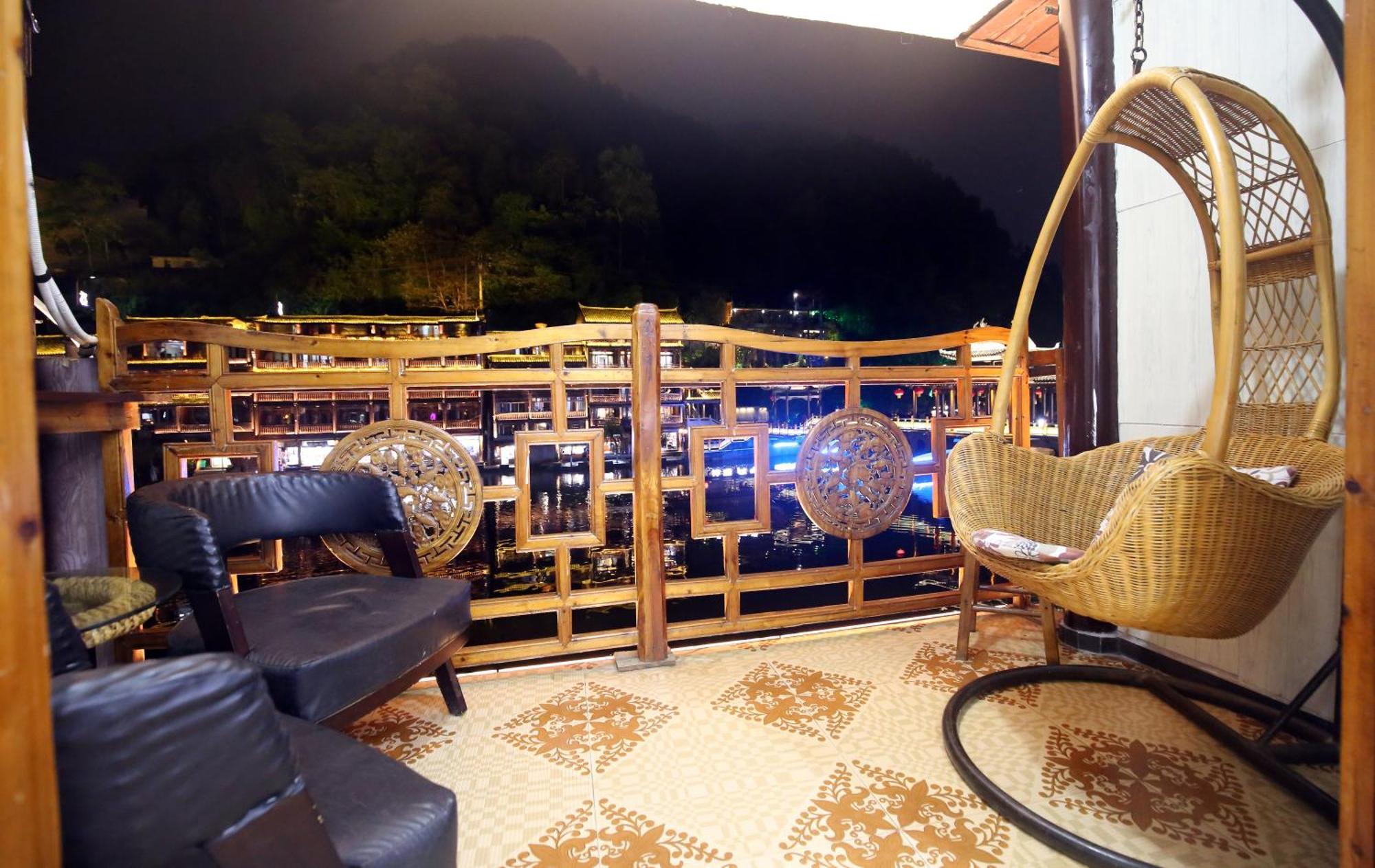 פנגואנג Lqj Riverside Guest House מראה חיצוני תמונה