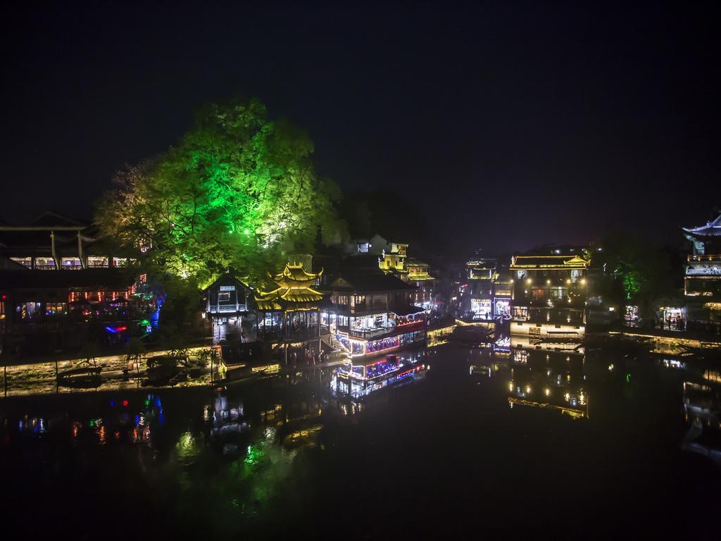 פנגואנג Lqj Riverside Guest House מראה חיצוני תמונה